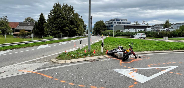 Bei einem Selbstunfall bei der Autobahneinfahrt Frauenfeld West wurde eine 51-jährige Motorradfahrerin tödlich verletzt. (Bild: Kantonspolizei Thurgau)