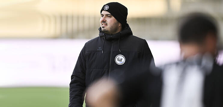 Wils Cheftrainer Brunello Iacopetta muss sich derzeit nicht warm anziehen. (Bild: KEYSTONE/GIAN EHRENZELLER)