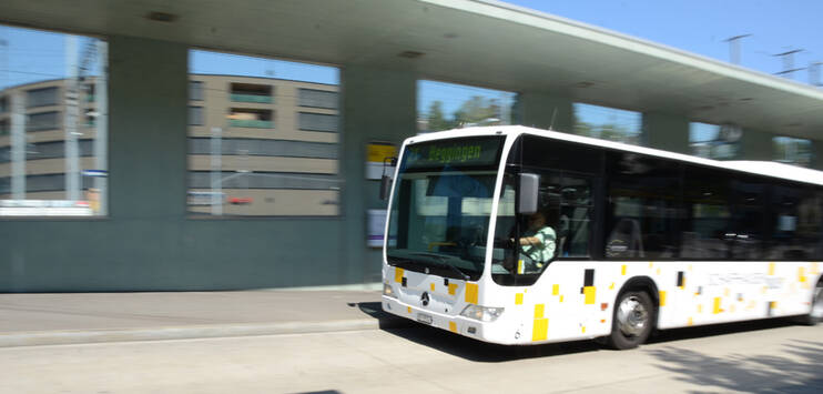Die Stadt Schaffhausen will in den nächsten 10 Jahren komplett auf Elekrobusse umstellen. (Bild: RADIO TOP/Marija Lepir)