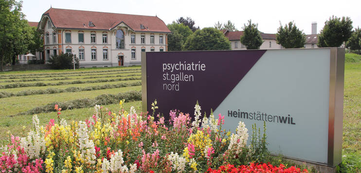 Auf dem Areal der Psychiatrischen Klinik in Wil soll nun für 12,9 Millionen Franken eine Forensik-Station mit 16 Plätzen gebaut werden. (Bild: psgn.ch)