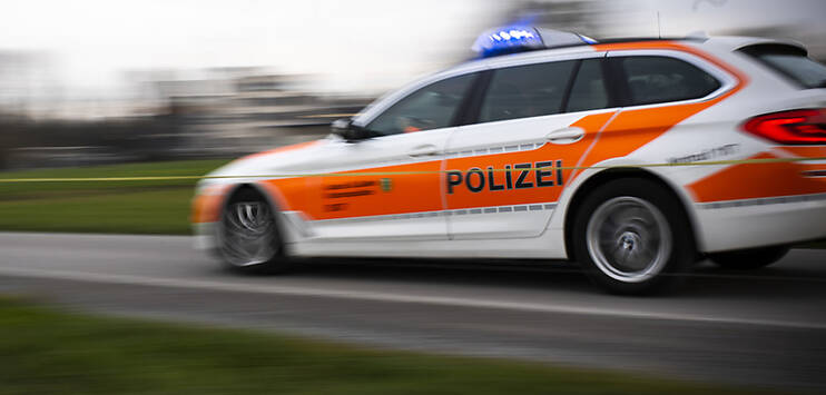 Die Kantonspolizei St. Gallen hat zwei mutmassliche Einbrecher festgenommen. (Archivbild: KEYSTONE/GIAN EHRENZELLER)