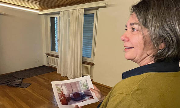 Die Leiterin des Geburtshauses Schaffhausen Bettina Sutter hat viele prägende Erinnerungen an Geburten in diesem Raum. (Bild: Nora Züst/ TOP MEDIEN)