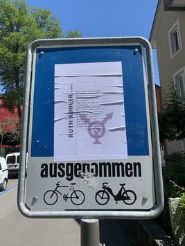 Das Frauenstreik Kollektiv Winterthur hat in mehreren Strassen die Strassennamen mit Frauennamen überklebt. (Bild: RADIO TOP/ Jonas Mielsch)