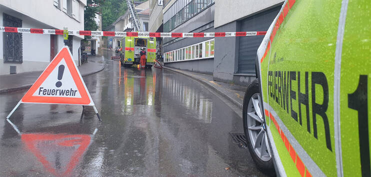 Die Feuerwehr ist nicht nur in der Altstadt im Einsatz, sondern auch in Winterthur-Wülflingen. (Bild: BRK News)