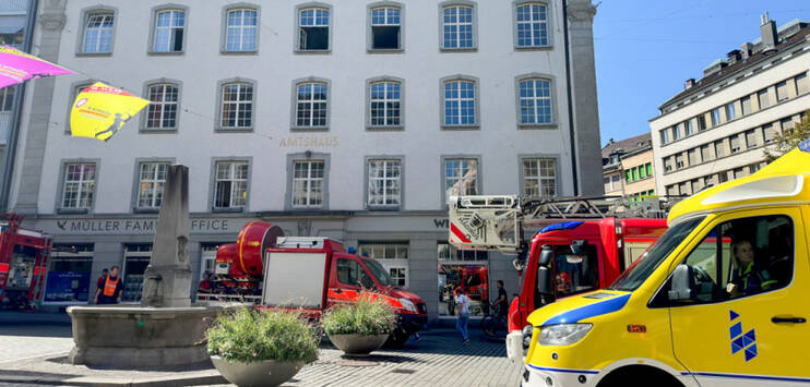 Ein Gebäude in der St.Galler Altstadt wurde wegen einem E-Bike-Akku-Brand evakuiert. (Bild: Keystone)